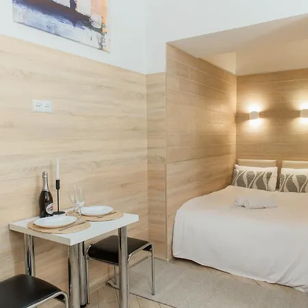 невелика з ремонтом в центрі Lejlighed Lviv