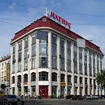 невелика Smart в центрі для пари * Львов