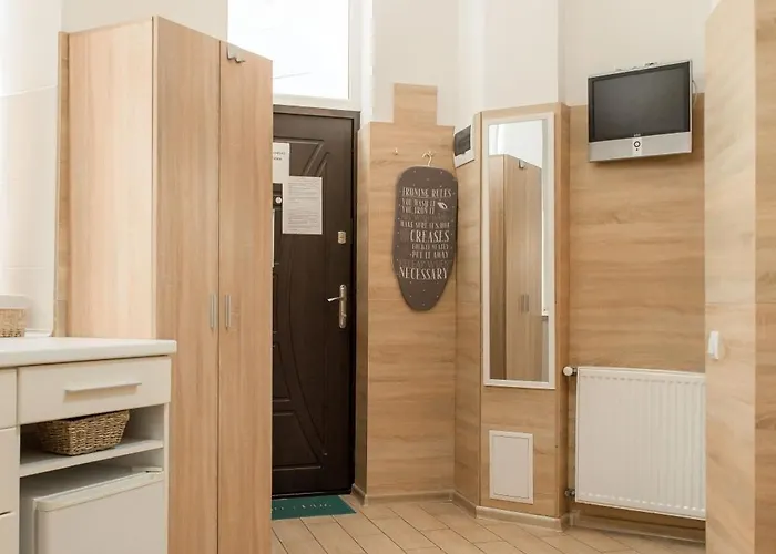 невелика з ремонтом в центрі *